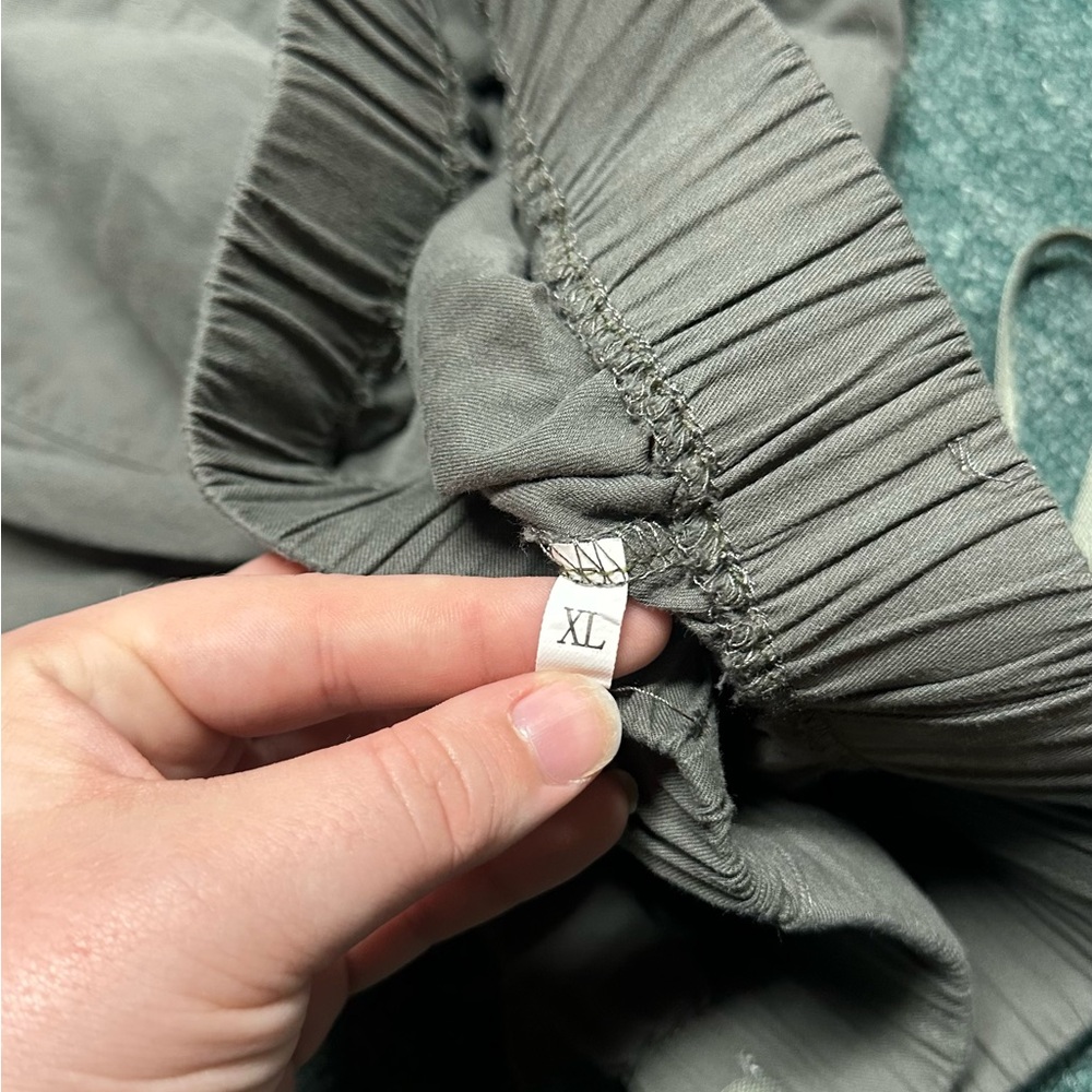 Women's Casual Shorts - Picture 3 of 3